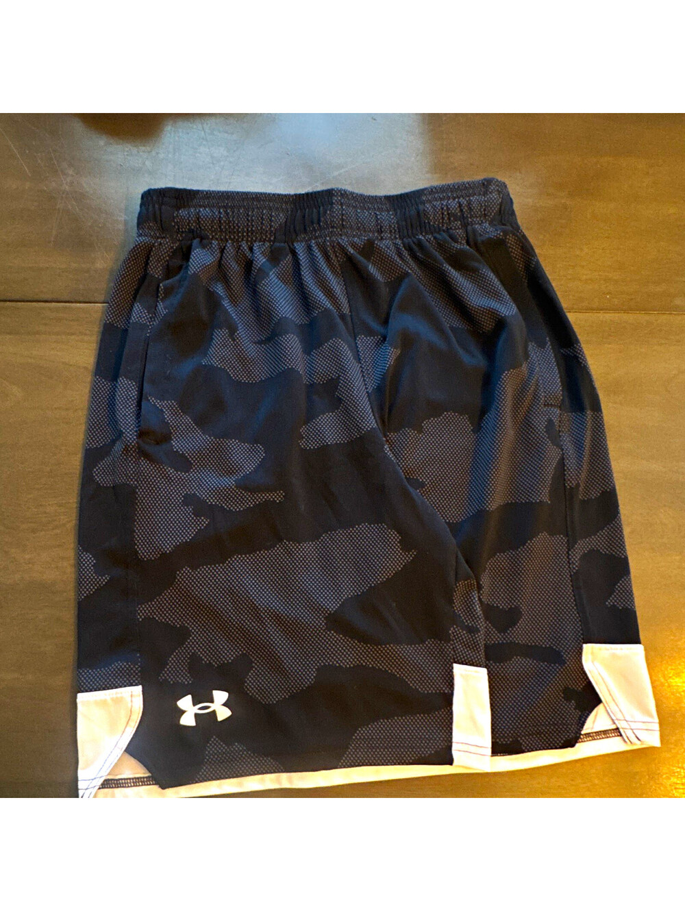 Under Armour Men S Black/White Knit Polyester Loose Camo Athletic Shorts [COPY]